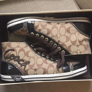 SOLD Coach sneakers🖤